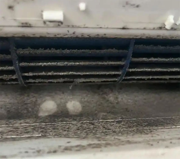 青州空调吹的风有股烧焦味是怎么回事